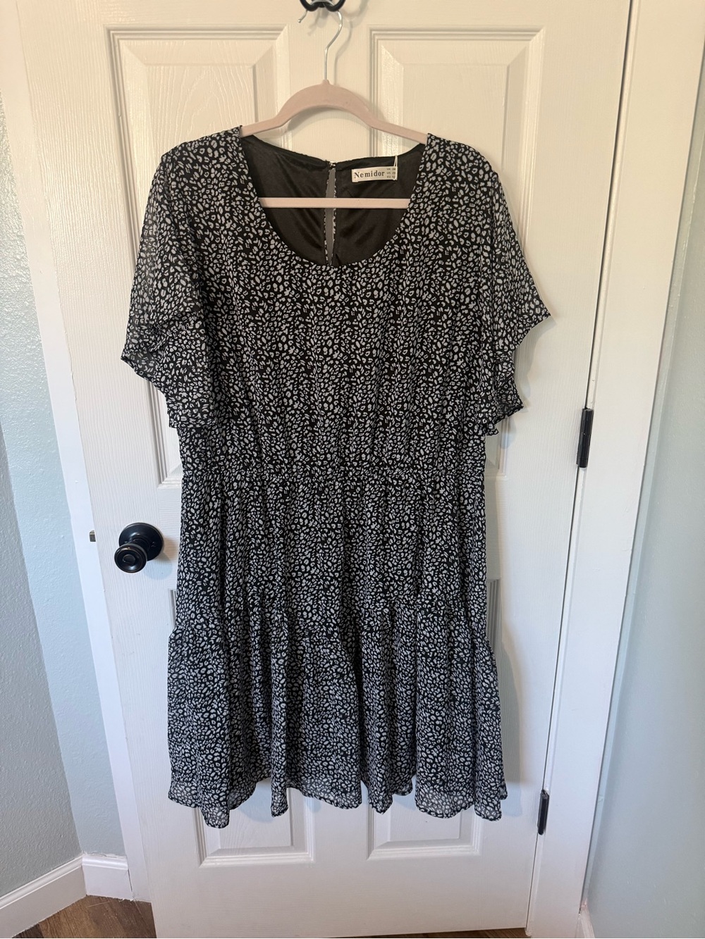 Nemidor Brand Black & White Flowy Dress Size 20